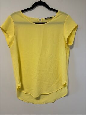 Only Bright Yellow Short-Sleeve Textured Blouse